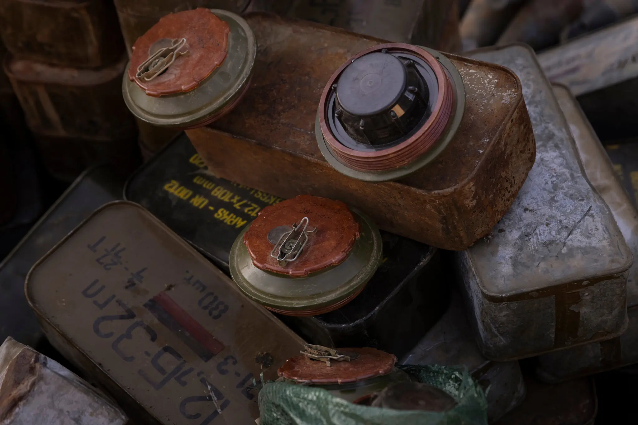 Міни та інші боєприпаси, знайдені навколо долини Панджшер в Афганістані у 2021 році.